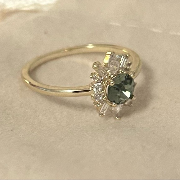 Oomiay Cargo Ring - Size 7 - Picture 2 of 4